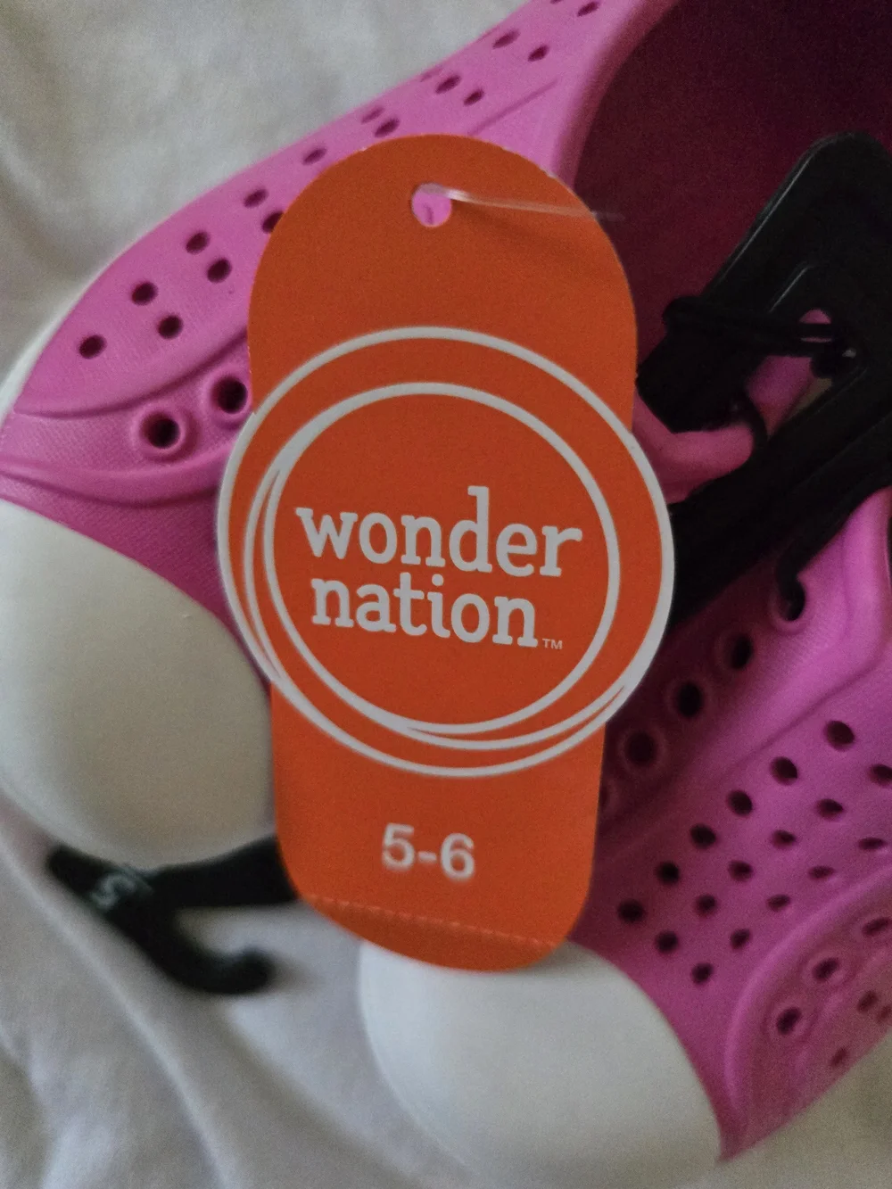 Wonder Nation. Bright Pink Slip-On Water Shoes with White Sole. Size 5/6. NWT.